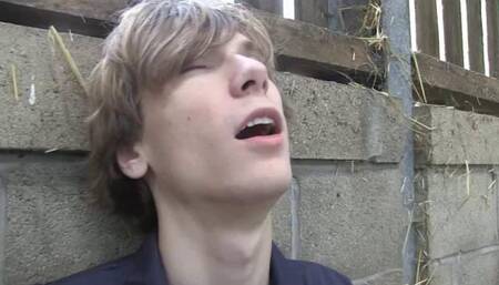 New Farmers Have a Moo-ving Gay Experience