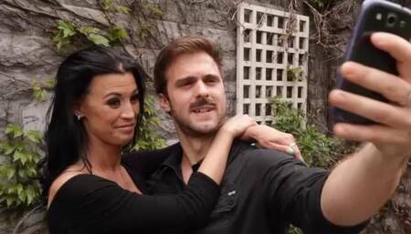 Take A Selfie Get A Blow Job