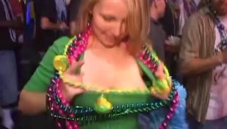 Mardi Gras Exhibitionist Girls
