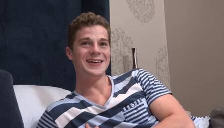 Robbie Has a Big Dick and He Knows It