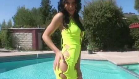 Rebeca Linares Shows Off Her Ass