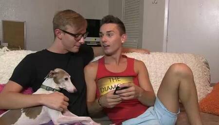 Goofy Twinks Go For Skin On Skin