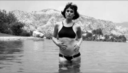 Olive Dundee's Muff Is The Stuff
