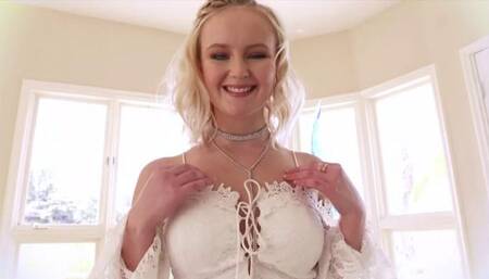 Natalia Queen Gets Stretched Wide Open