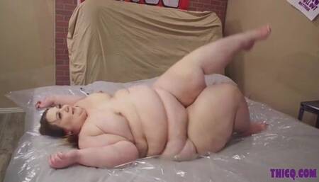 Kayla Peach Stress Tests A Matttress