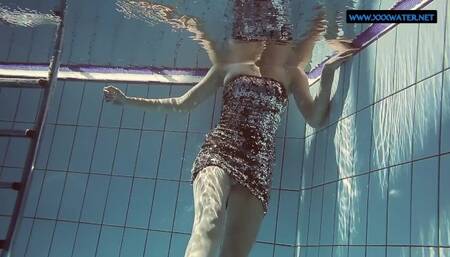 Fascinating escort - beach trailer - Underwater Show