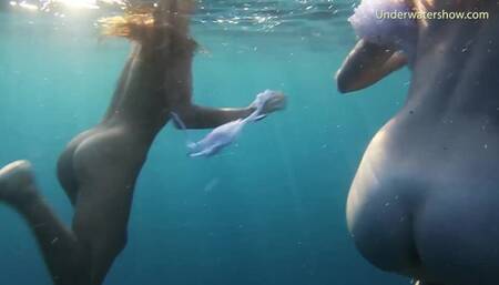 Watch cover-girl squeeze's sex