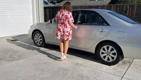 Cranking the 2003 Toyota Camry in D'orsay Pumps