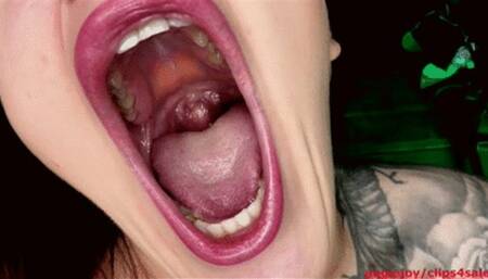 Extremely deep yawning /WET EYES