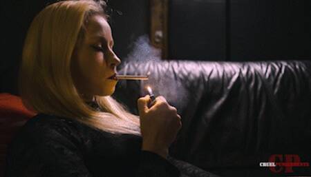 Smoking in lace FHD MP4