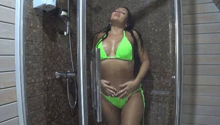 LorY washes her hair in the shower and masturbates I