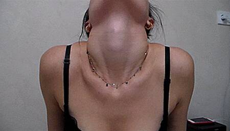 collarbones neck