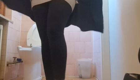 Pissing in the bar in tight dress in very high resolution 720AVI