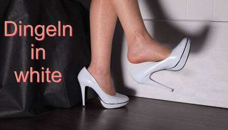 Dingeln in white