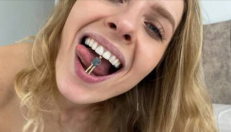 GIANTESS LOVES THE STRUGGLE