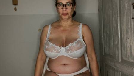 My hot body - The butt (2022) (MP4)