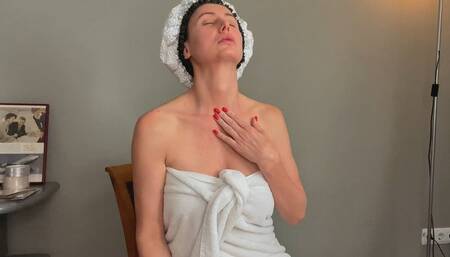 Swallowing Banana (custom vid)