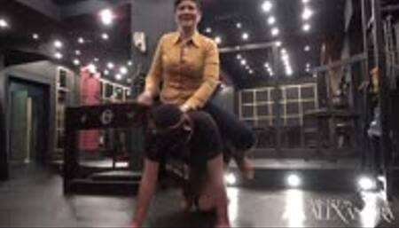 Pony ride, trainig my ponyboy to be the best for shoulder ride and jumps