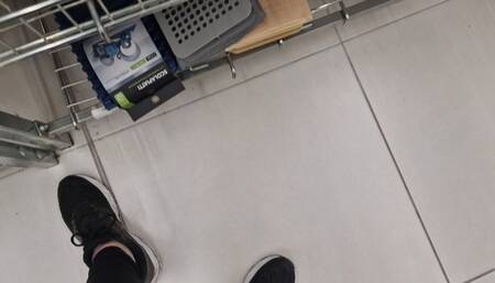 Farting in the home improvement store 4K