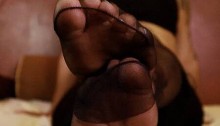 Autumn Bodell's Sweaty Nylon Feet | Footnight Party