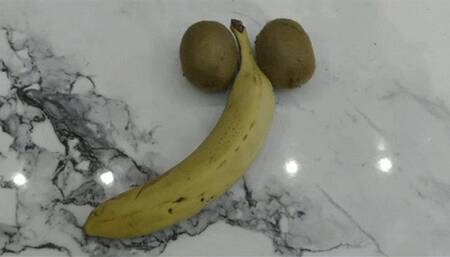 Crushing fruits MP4 HD 720p