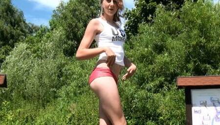 Dancing In Red Hot Pants HD-480