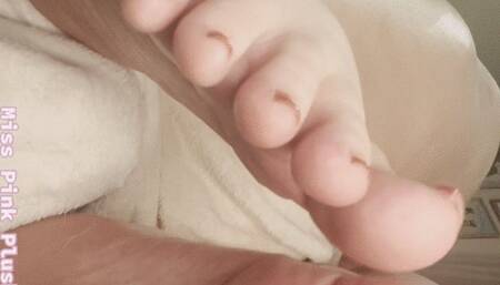 BBW ASMR Chubby Feet Toes Wiggling and Rubbing together