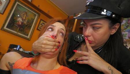 Liz Rainbow handgagged by Liricaa! (ENGLISH)