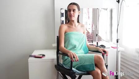 An amazing fuck to an inexperienced girl that wants to become a pornstar