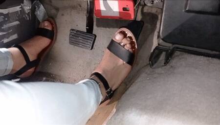 Cranking with flat sandals