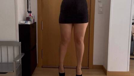 Sexy pee in pantyhose