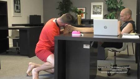 Kevin worships NYCFEET's feet