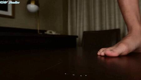 Crush Goddess slow motion close up CRUSH - MOV