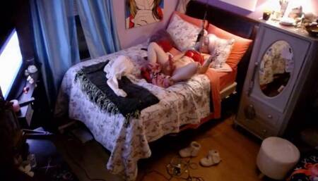 IPCAM – British teenager masturbates with a dildo