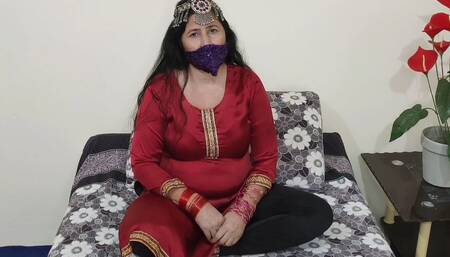 Sexy Muslim Mature Lady Flashing Tits Fingering and Fucking Pussy by Dildo