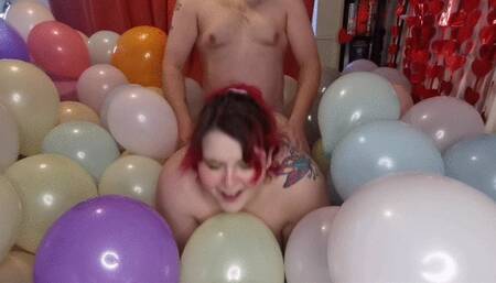BBW fucks and sucks in pastel balloons
