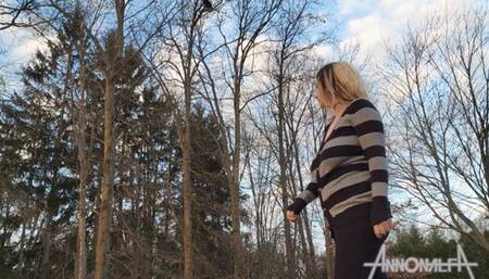 You're So Small (Kinkmas Day 08: Giantess)