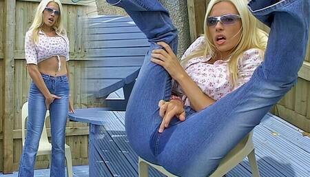 Outdoor Pissing in Her Denim Jeans