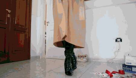 Elizabeth wraps gifts for Christmas WMV (1920x1080) FHD