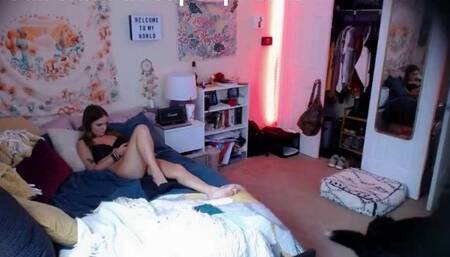 IPCAM – Skinny teen in sexy lingerie masturbates