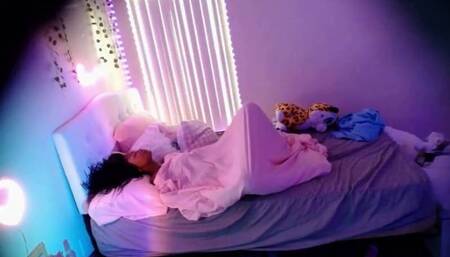 IPCAM – Young British black girl masturbates slowly