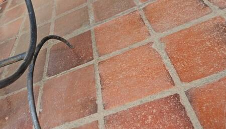 Katherine REAL itchy feet and legs session on sexy heels