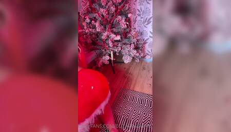 Eliza Rose Watson Nude Xmas Gift Video Leaked