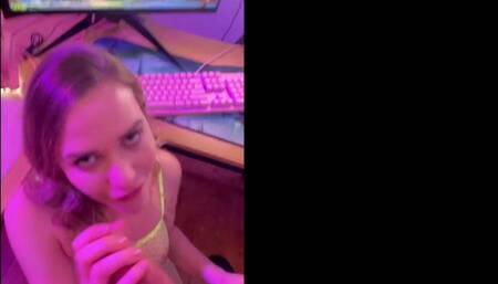 Mia Malkova Sextape Blowjob While Gaming Video Leaked