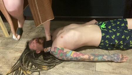 Throat crushing in sandals