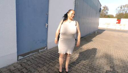 THIS BIG SLUT USES HER BIG HUGS TO NEGOTIATE THE PRICE OF HER PARKING