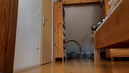 Squating again (2022) (MP4)