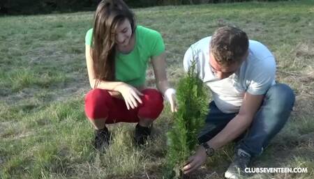 Playful Lina Luxa - cumshot video - Club Sweethearts