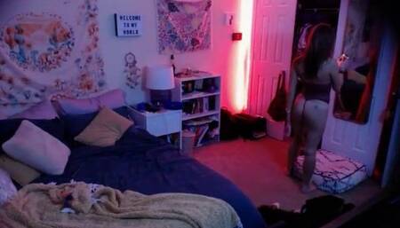 IPCAM – British teenage model wears sexy lingerie