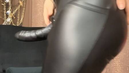 Strapon ass fuck warm up